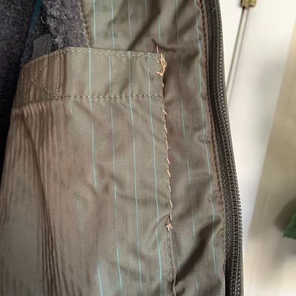 Roxy Snowboarding Jacket - Picture 6 of 8